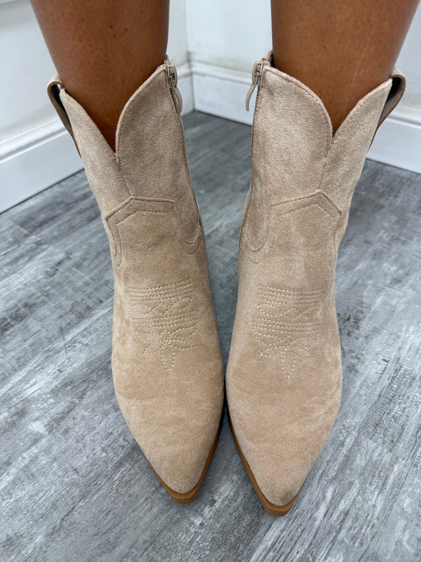 Camperos in eco camoscio beige AA8B-AX20581-56