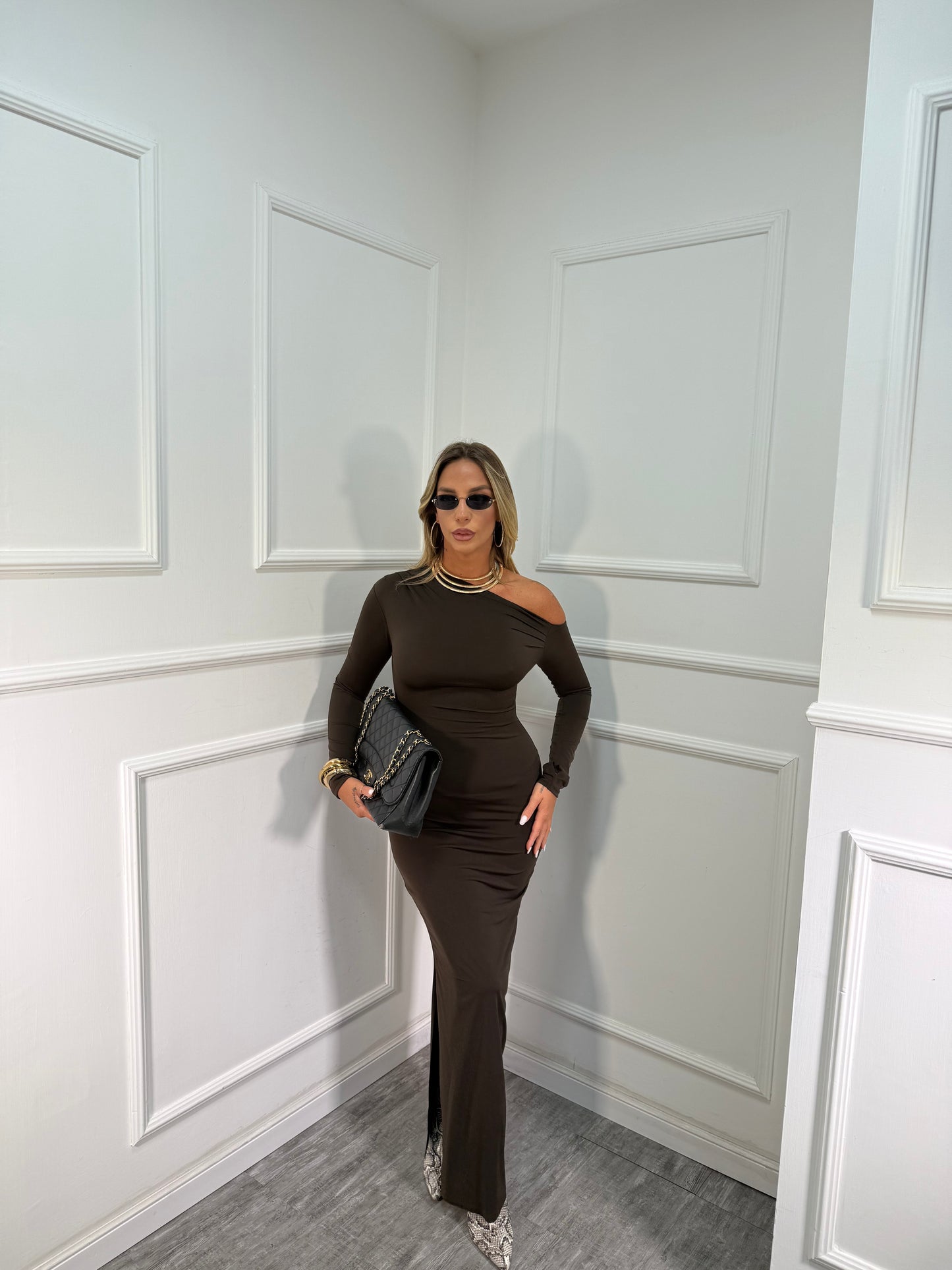 Abito midi in lycra scollo asimmetrico Kim cioccolato