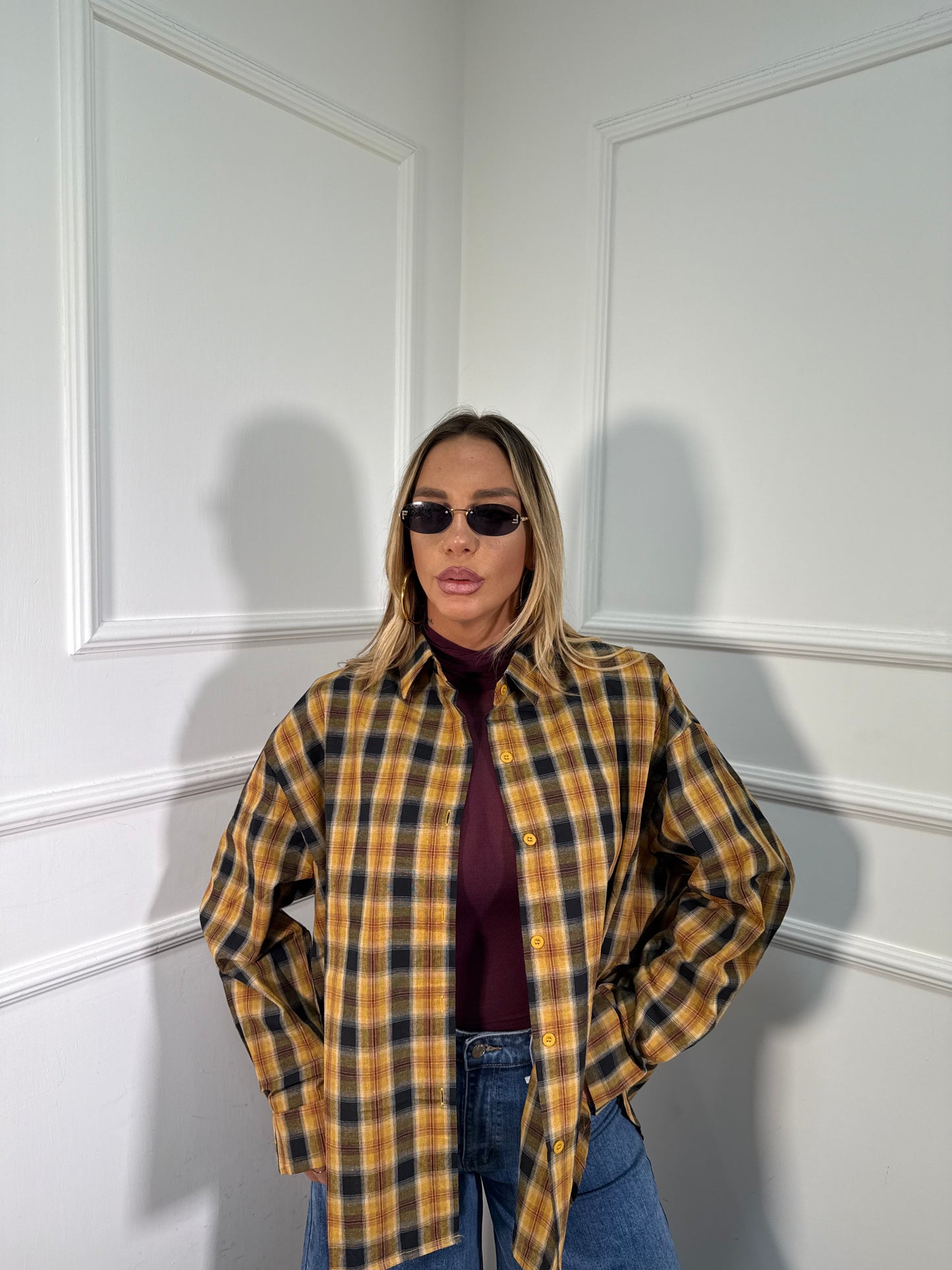 Camicia oversize con spalline Vibes senape/bordeaux mf2695