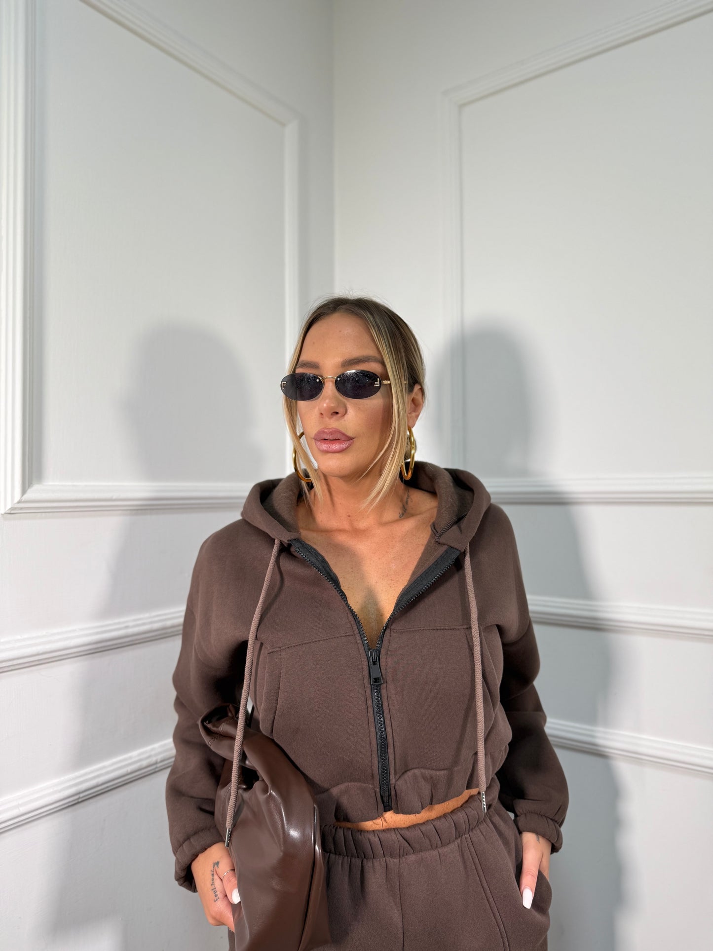 Coordinato in tuta Essential cioccolato