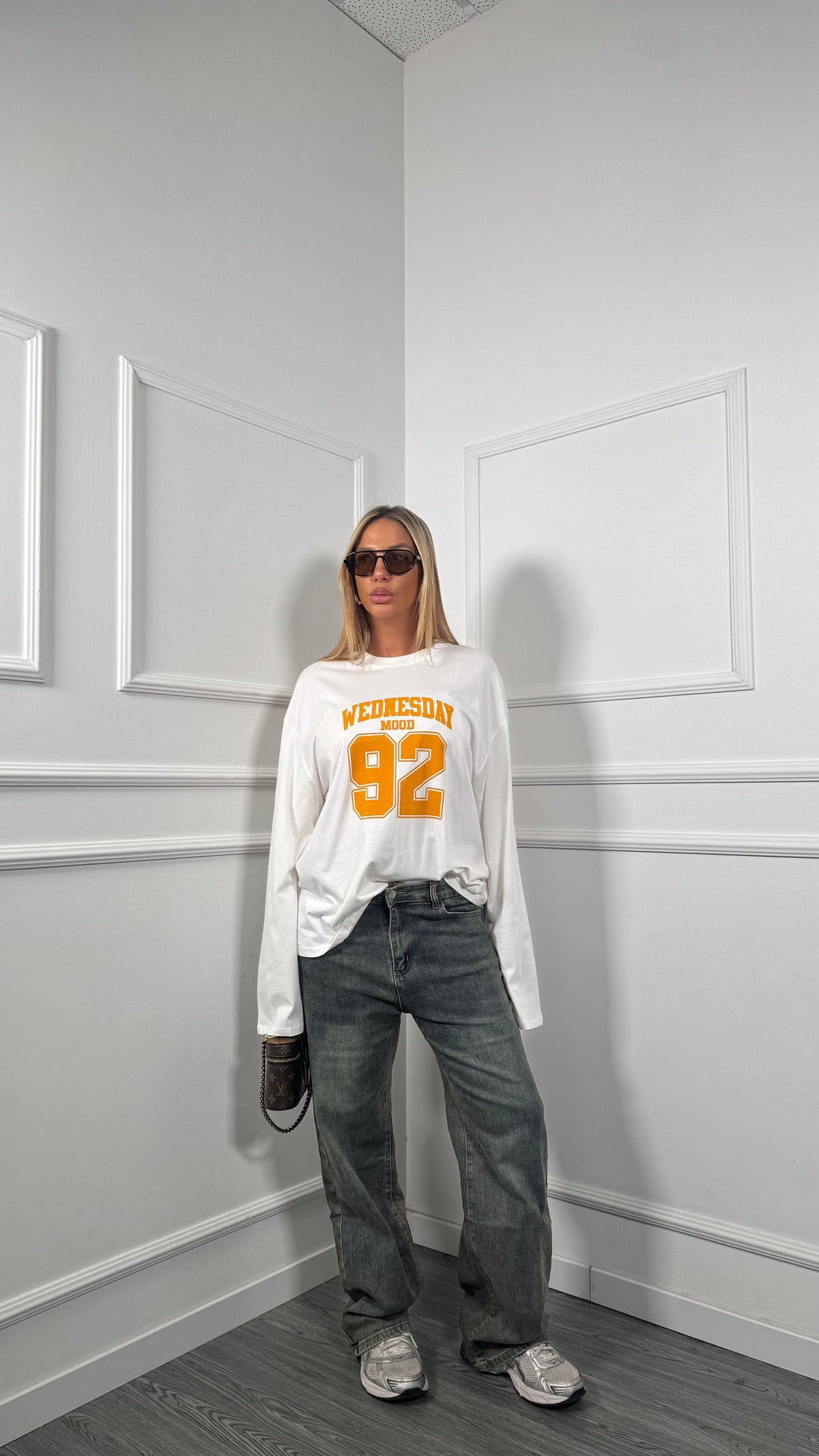 Jeans wide leg effetto sabbiato