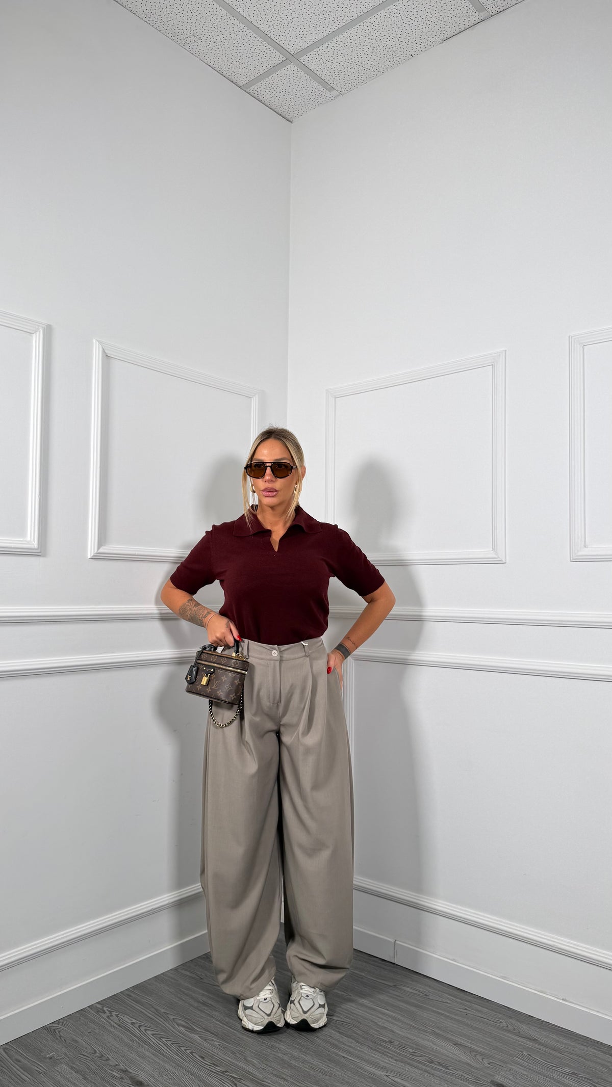 Pantaloni palazzo con bottone sul fondo City taupe e13002
