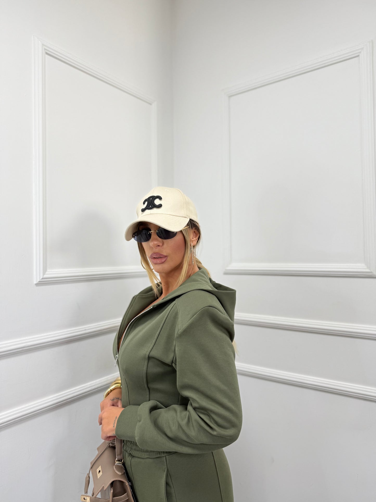 Coordinato in tuta con spallina Copenaghen verde militare ld3388 by lumina