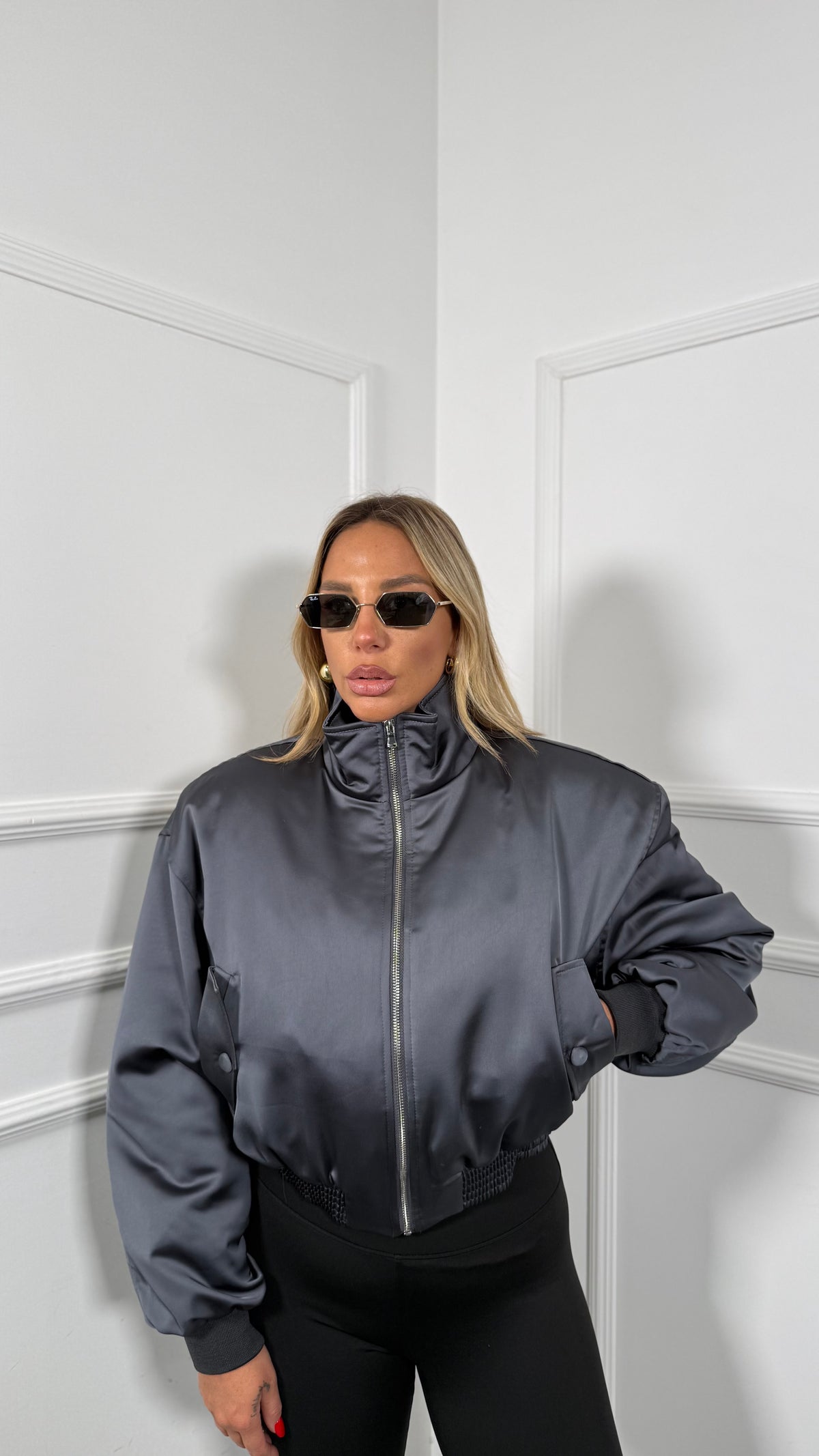 Bomber in satin con spalline by lumina Drop grigio