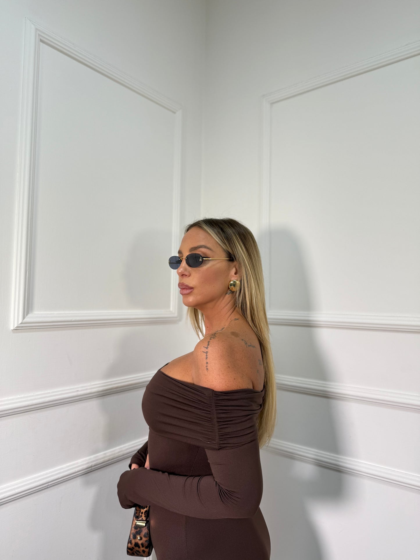 Abito midi in lycra scollo a barca Nilufar cioccolato 13351