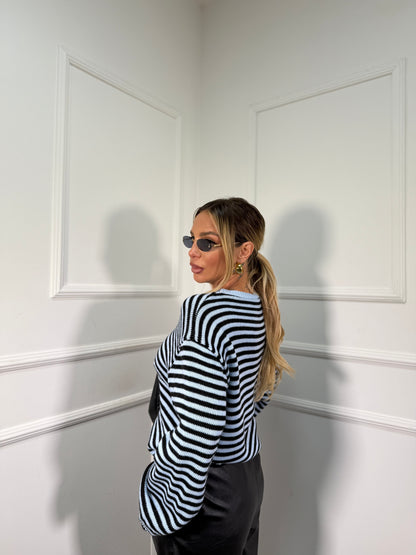 Pullover in maglia a righe manica campana azzurro/nero 025835