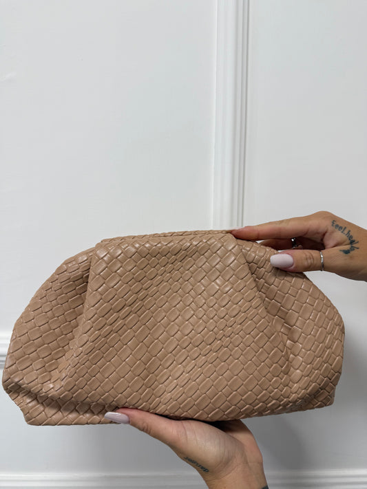 Clutch intrecciata in ecopelle Pouch nude