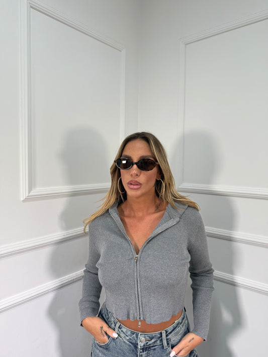 Maglioncino a costine con zip e cappuccio grigio 0828