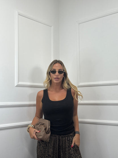 Canotta in cotone scollo a U nera p6053