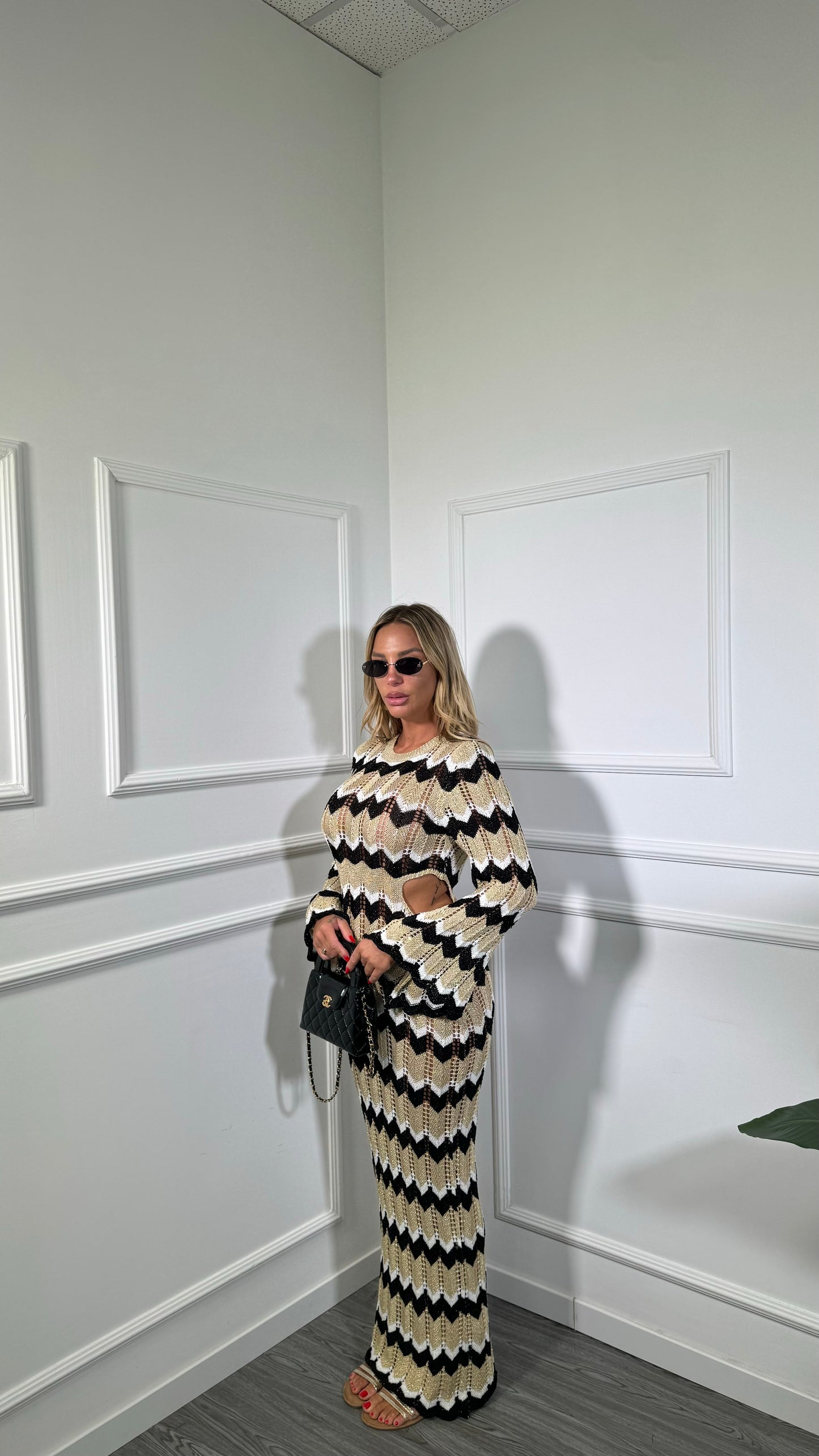 Abito lungo zig zag in lurex cut out nero/oro 8061