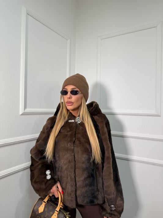 Ecofur con cappuccio e swarovsky Arya cioccolato 5504