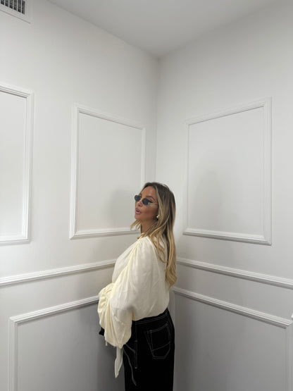 Blusa con fiocco Dafne burro h10077