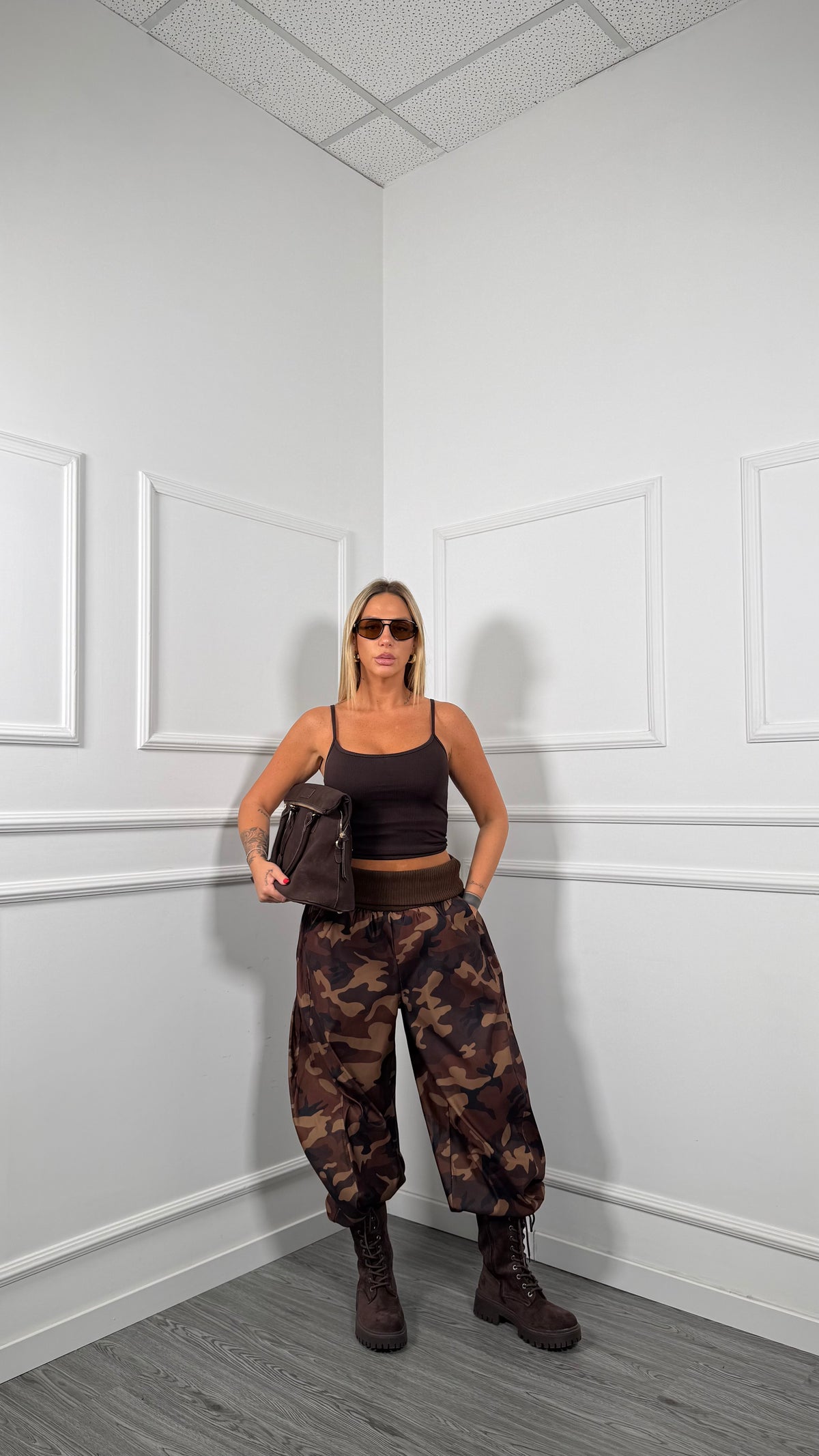 Pantaloni balloon con risvolto in vita Curvy militare