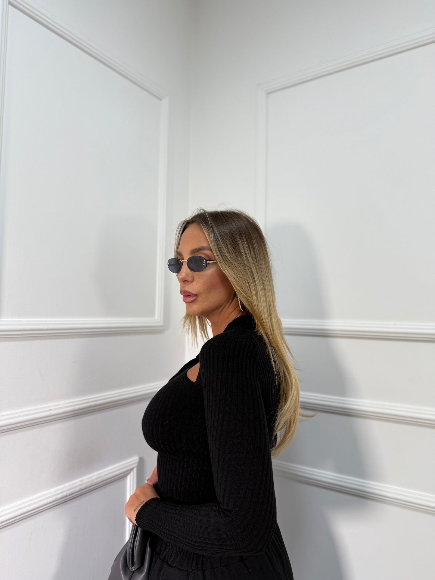 Maglioncino a costine intrecciato nero 8111