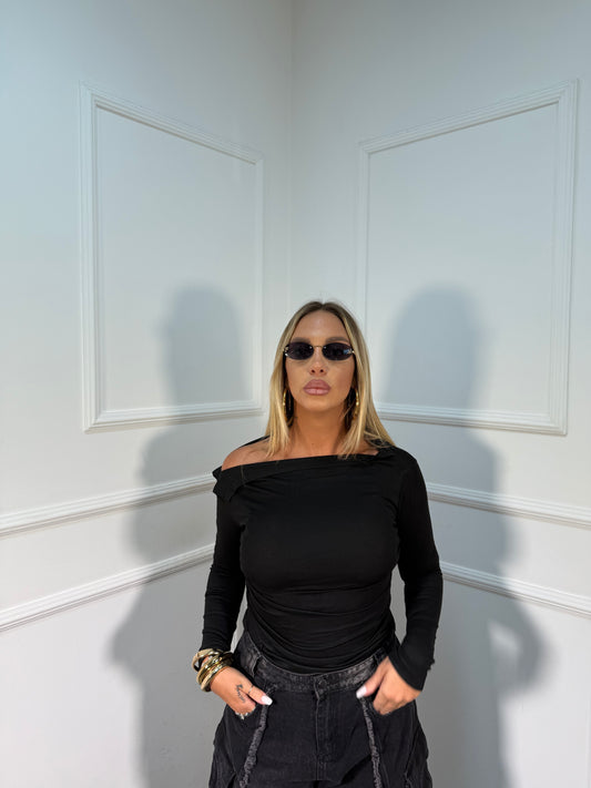 Shirt in cotone scollo asimmetrico nera mfs15046