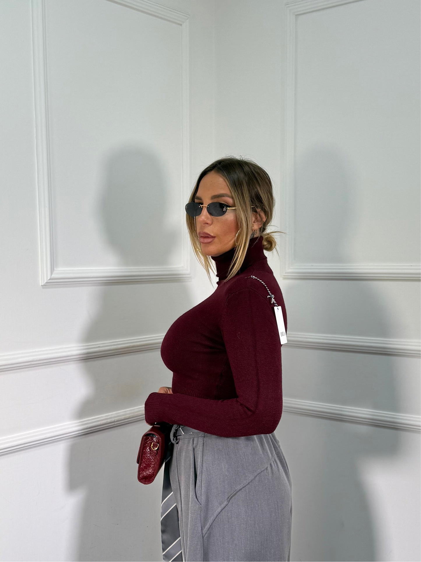 Maglioncino crop collo alto bordeaux em2020