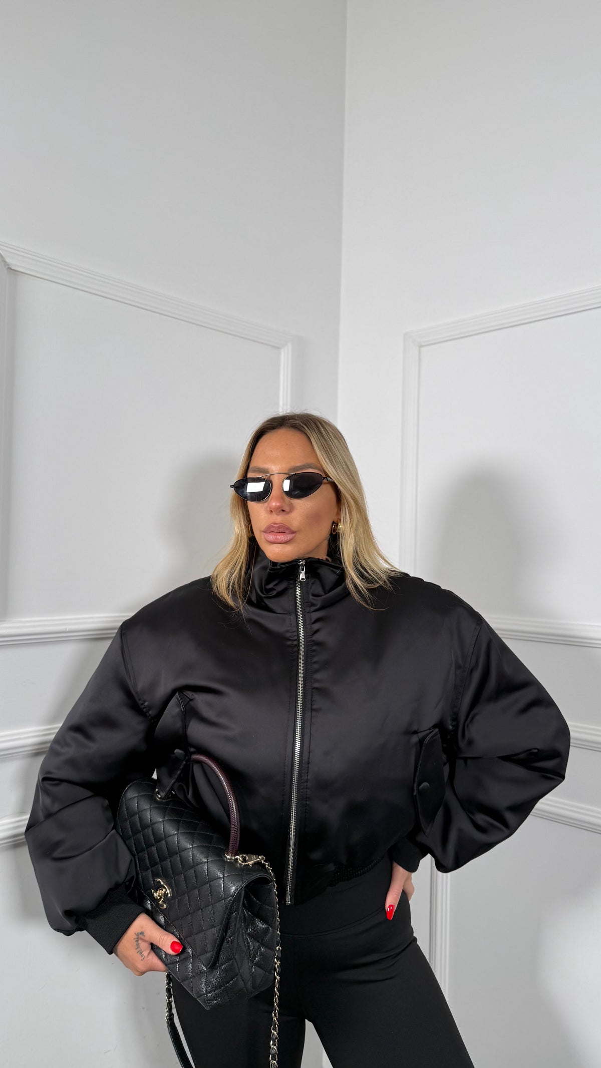 Bomber in satin con spalline by lumina Drop nero