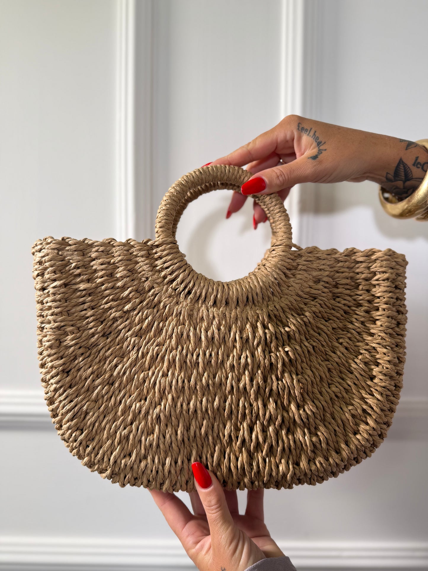 Borsa mezza luna in paglia con tracolla
