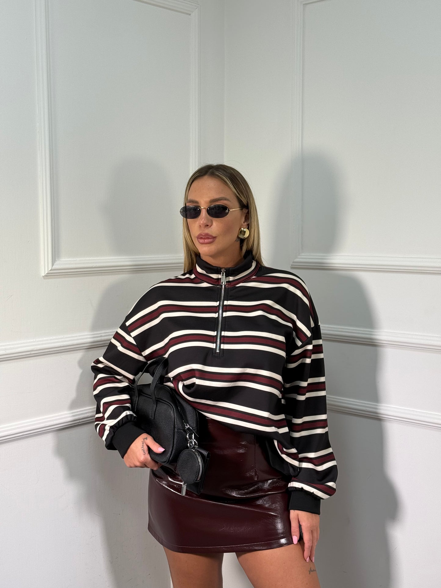 Felpa con zip in pile nera/bordeaux 6086