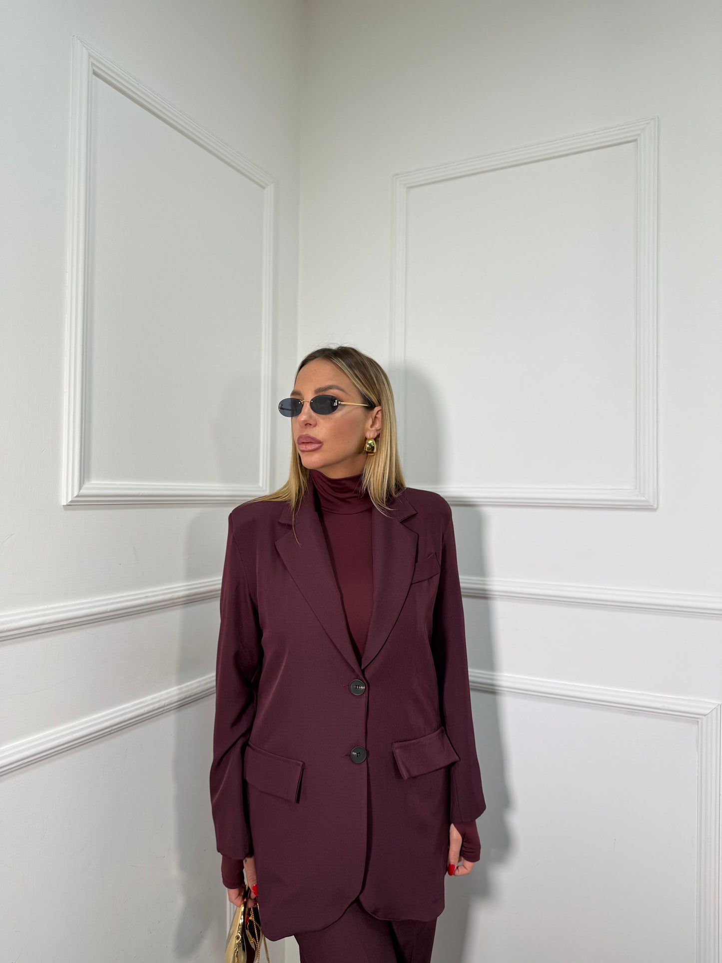 Tailleur con spalline Kendra borgogna m10114