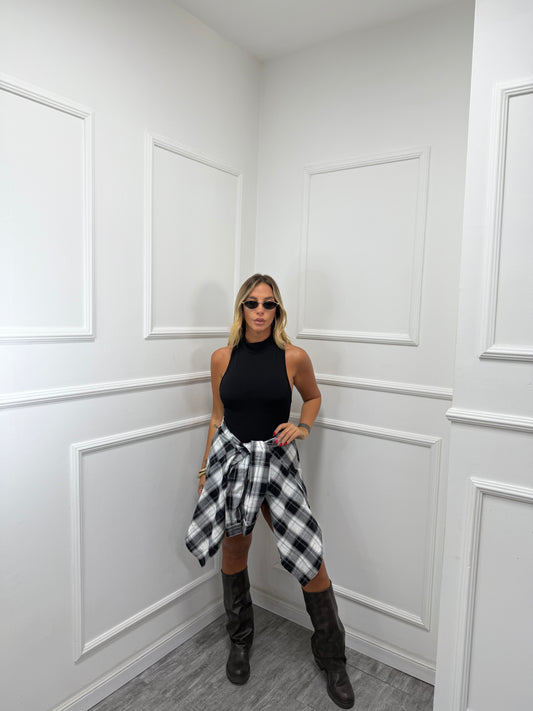 Abito in lycra collo alto scollo americano nero