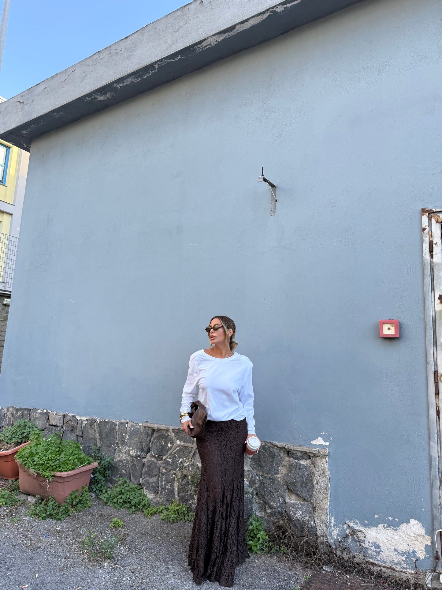 Shirt con spalline scollo sul retro bianca m30375