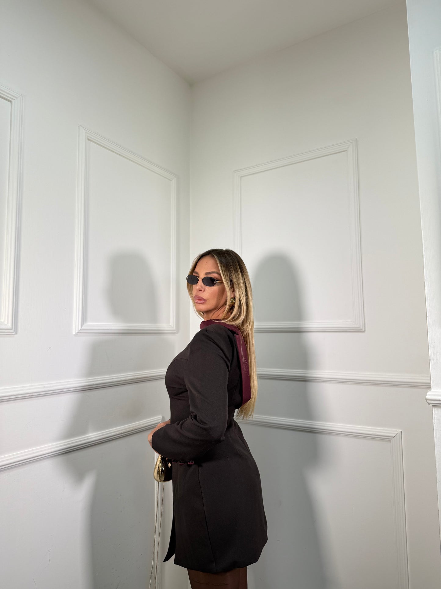 Abito con spalline e scollo sul retro Reverse cacao 605