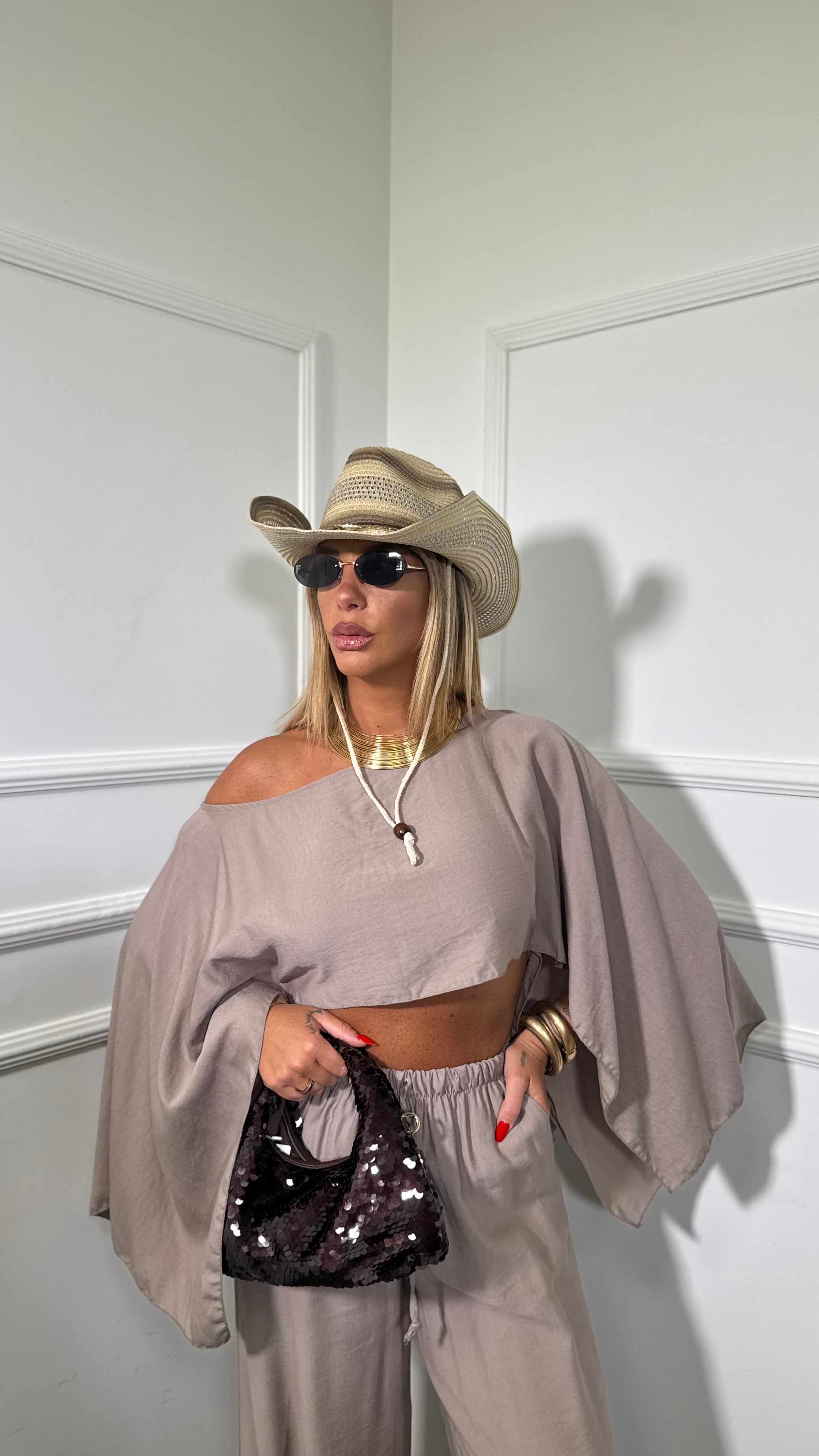 Coordinato in viscosa con top asimmetrico Clodia taupe  7060