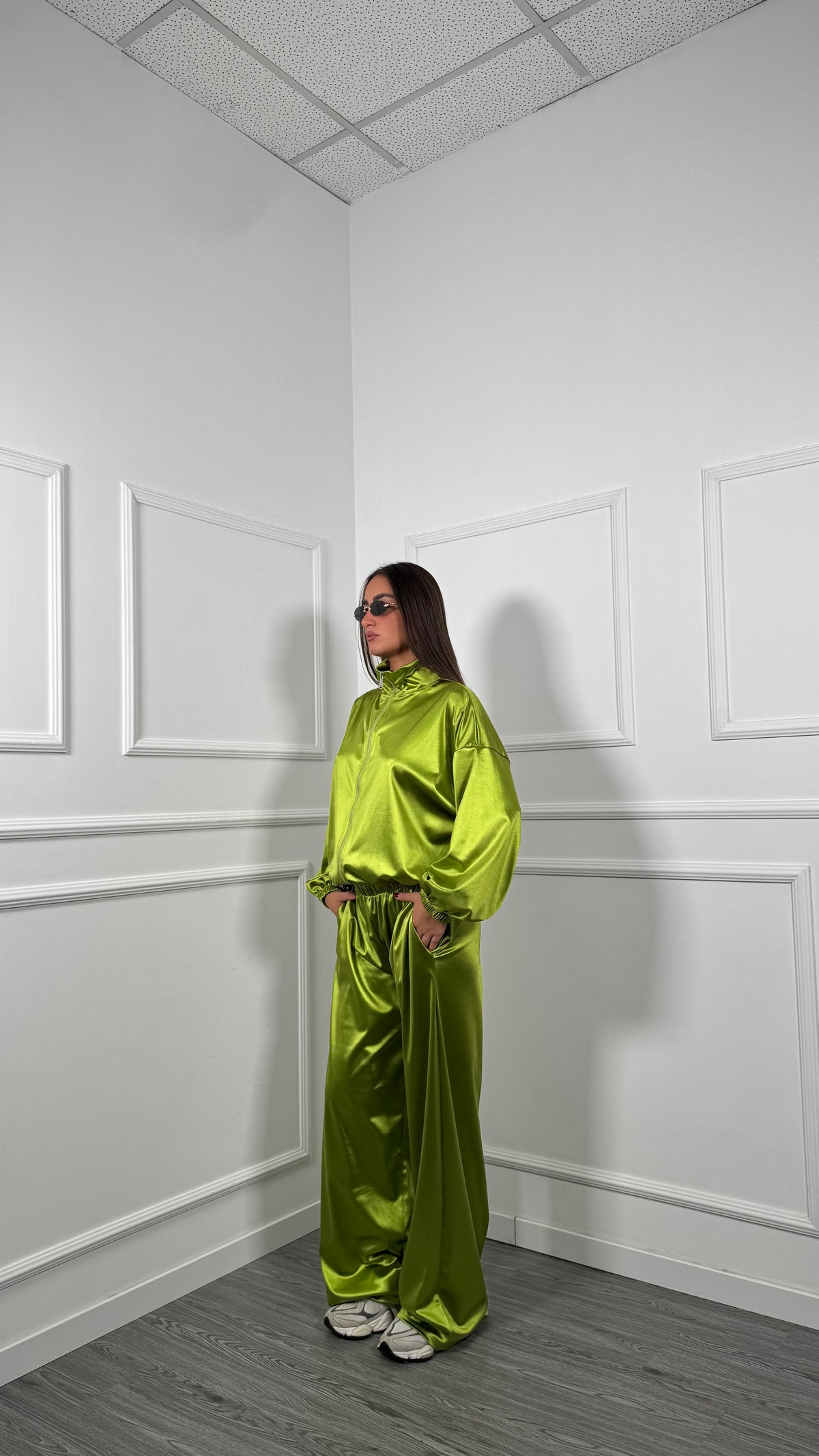 Coordinato tuta in raso Glow verde acido m8776