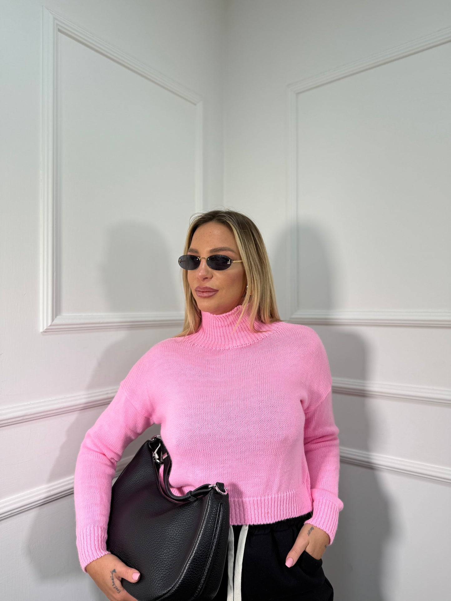 Pullover crop collo alto in maglia rosa barbie 022469