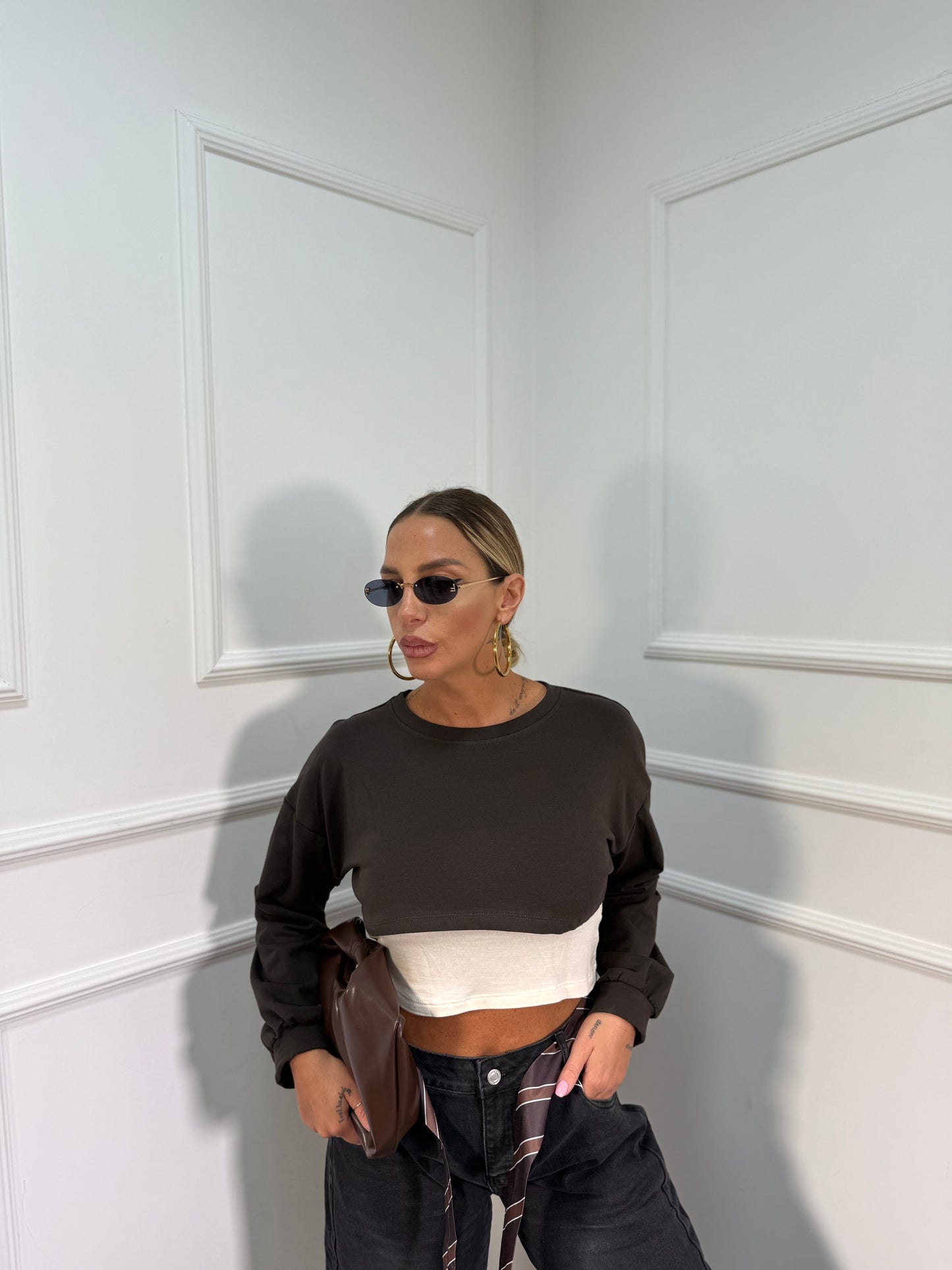 Shirt crop con canotta marrone 5504