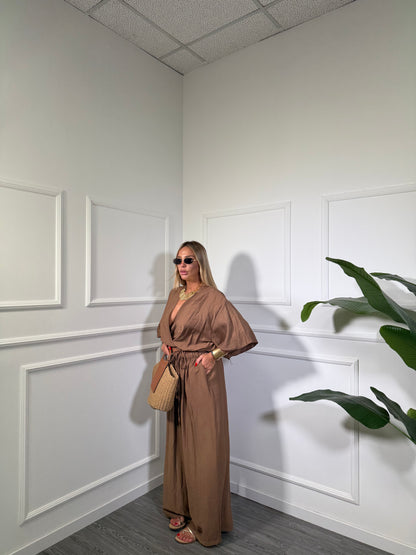 Coordinato con blusa a portafoglio (Curvy) Zamira camel 335