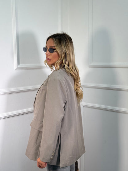 Blazer oversize con spacchetti laterali e spalline imbottite taupe 87267