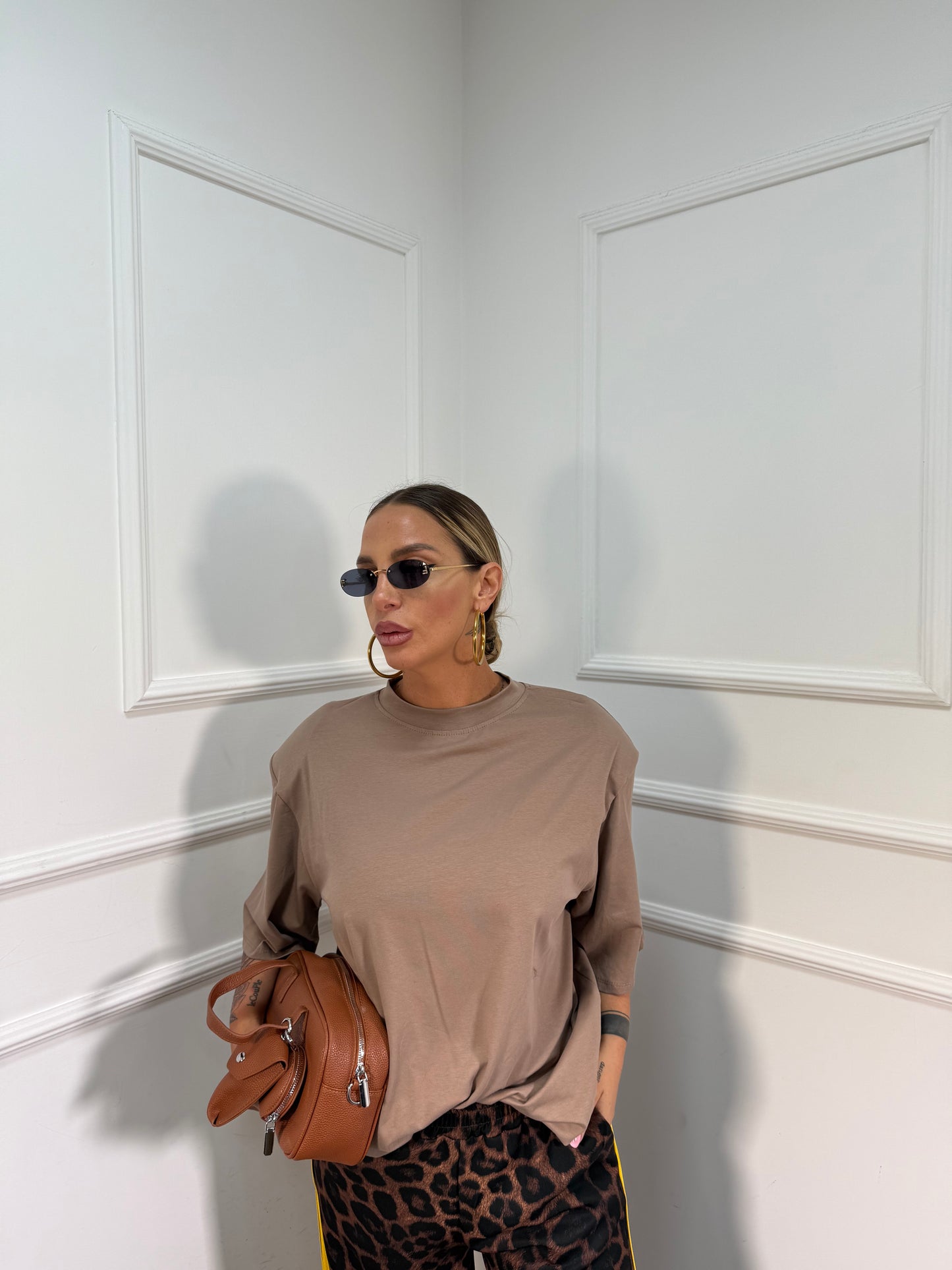 T-shirt con spalline oversize Paul fango f0702