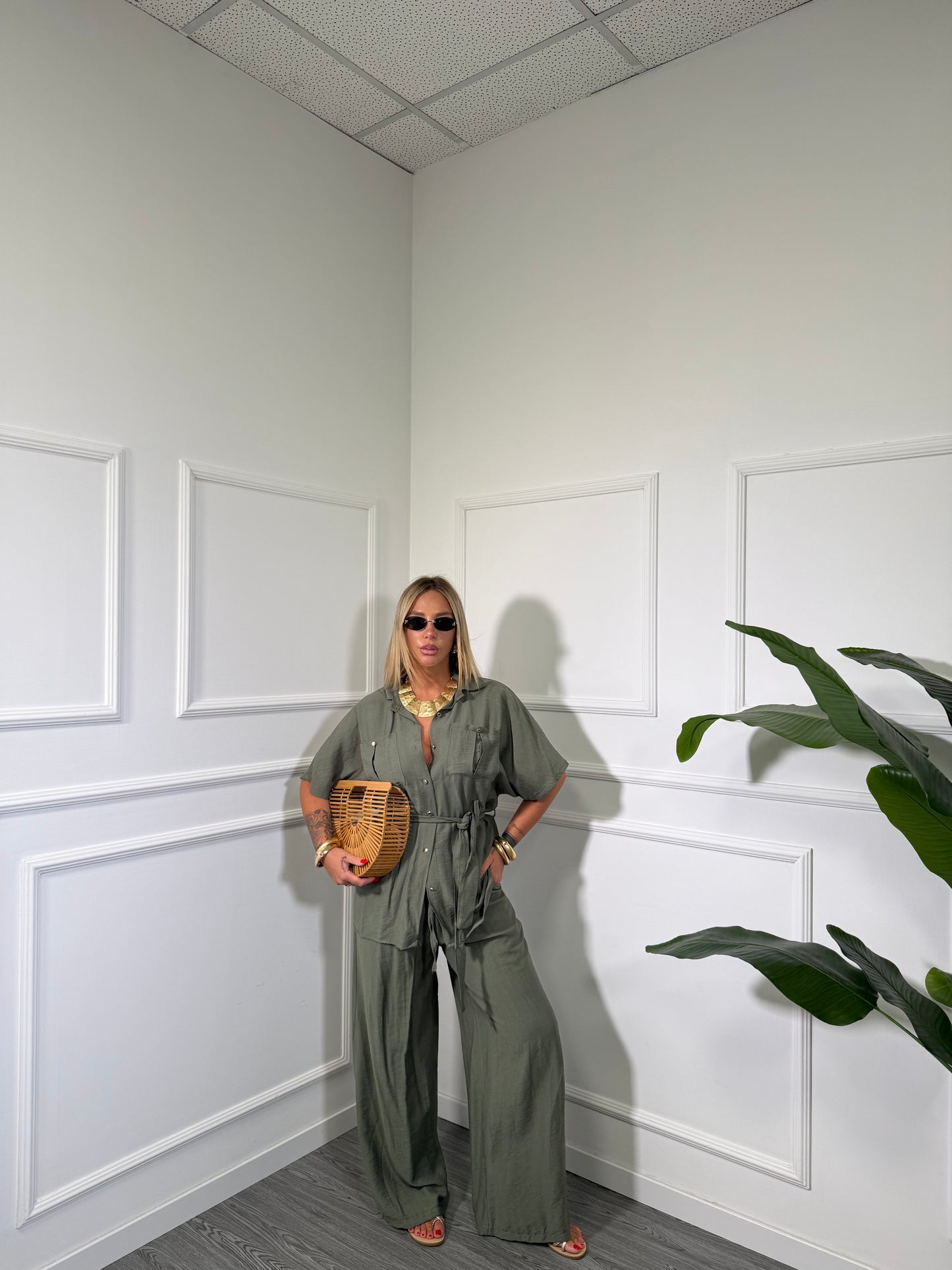 Coordinato in viscosa Jilly verde militare 2136