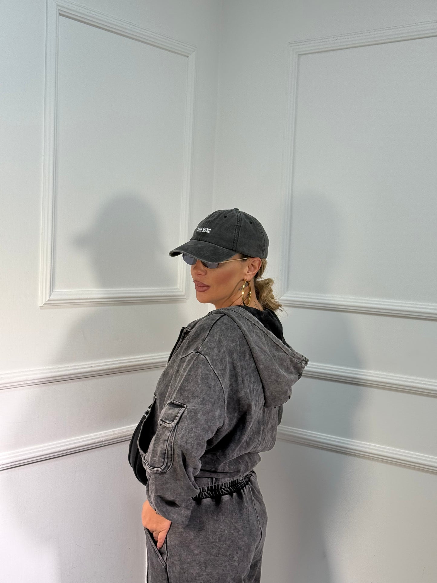 Coordinato in tuta effetto slavato Alley grigio bs9005