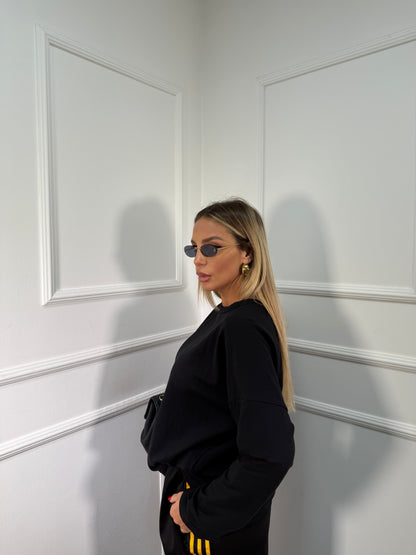 Shirt in pile Times nera