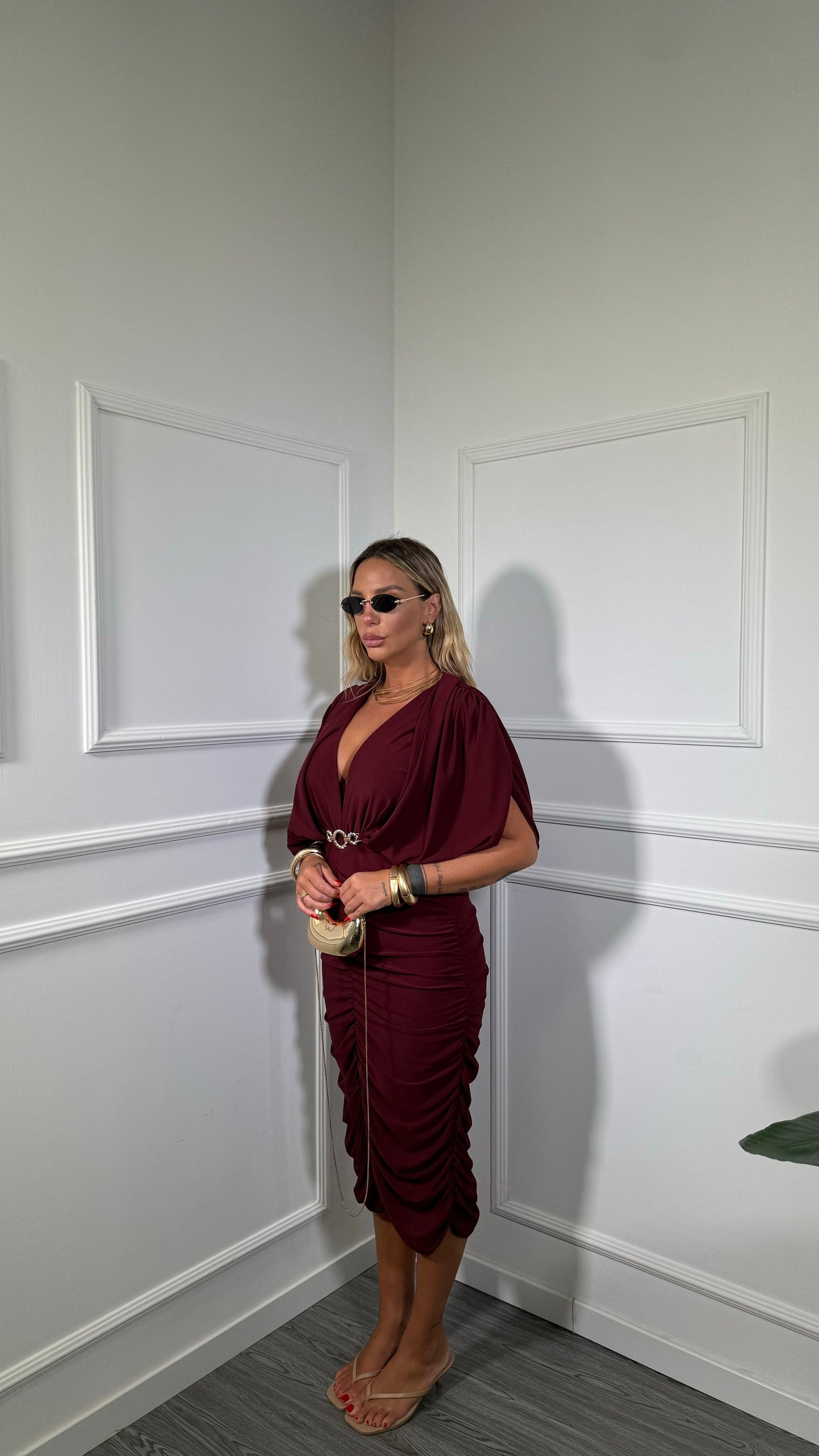 Abito midi drappeggiato (curvy) bordeaux