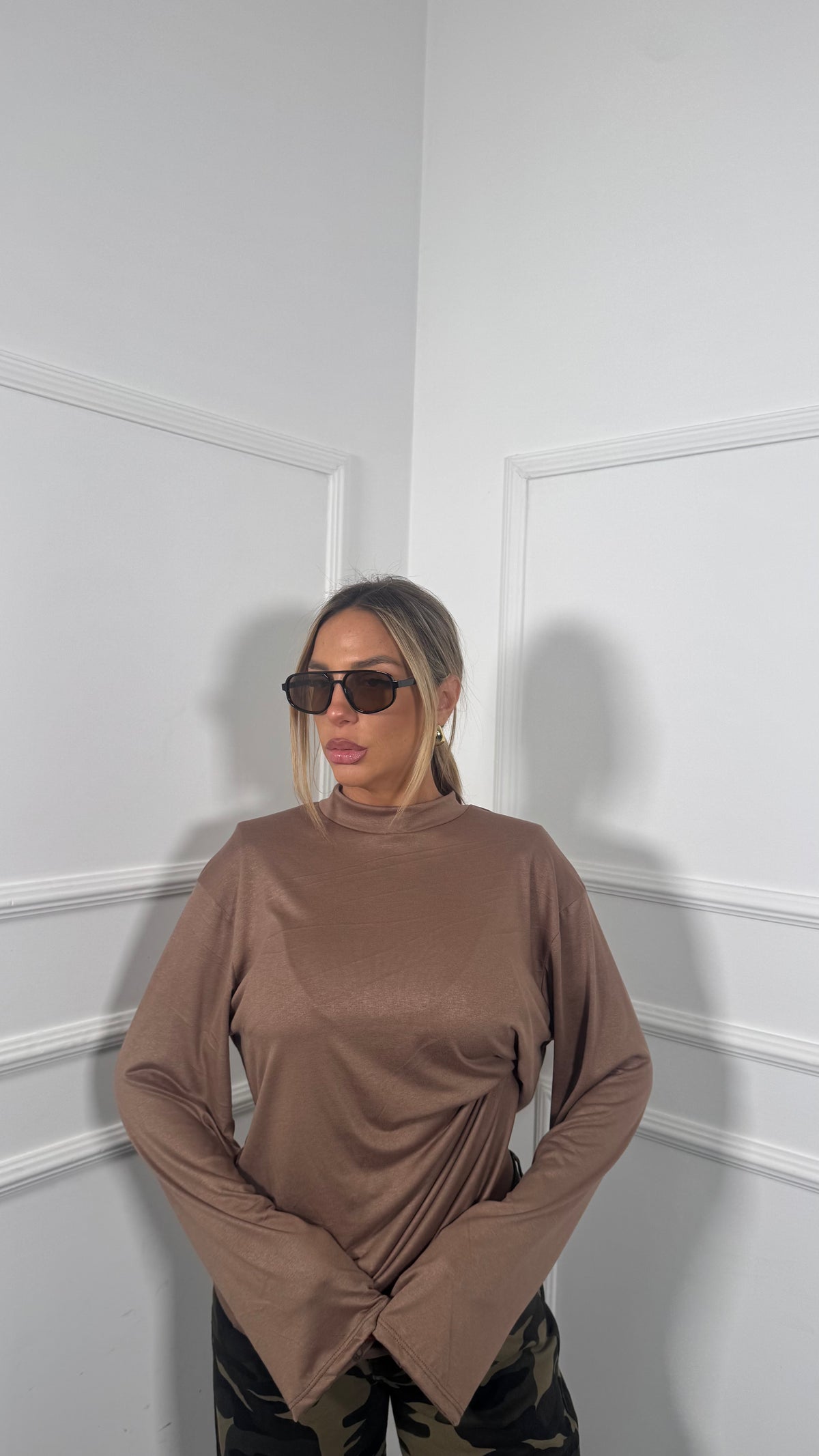 Shirt oversize semi velata manica campana con spalline Arya (vari colori)