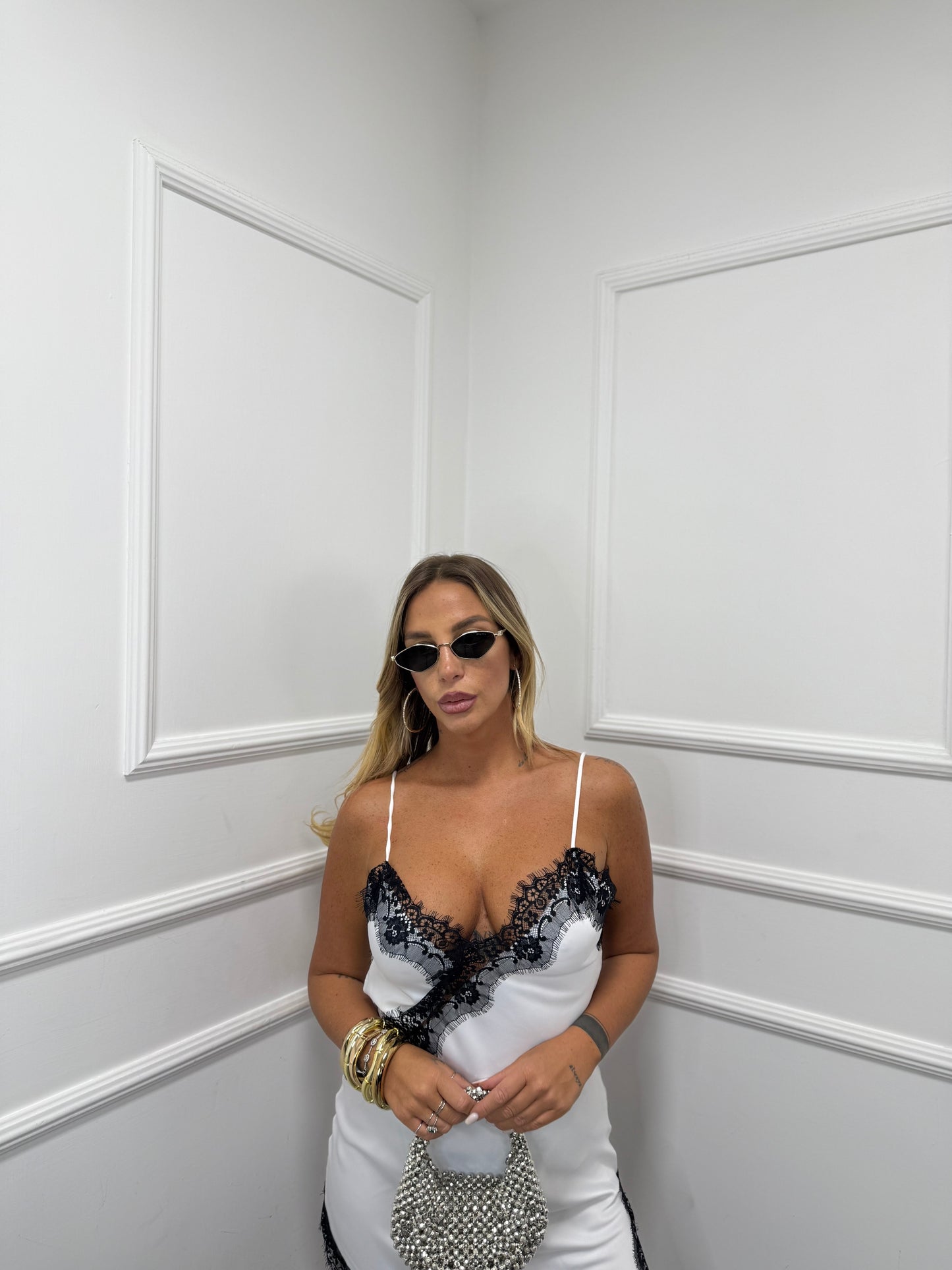 Abito lingerie in satin bianco/nero 27510