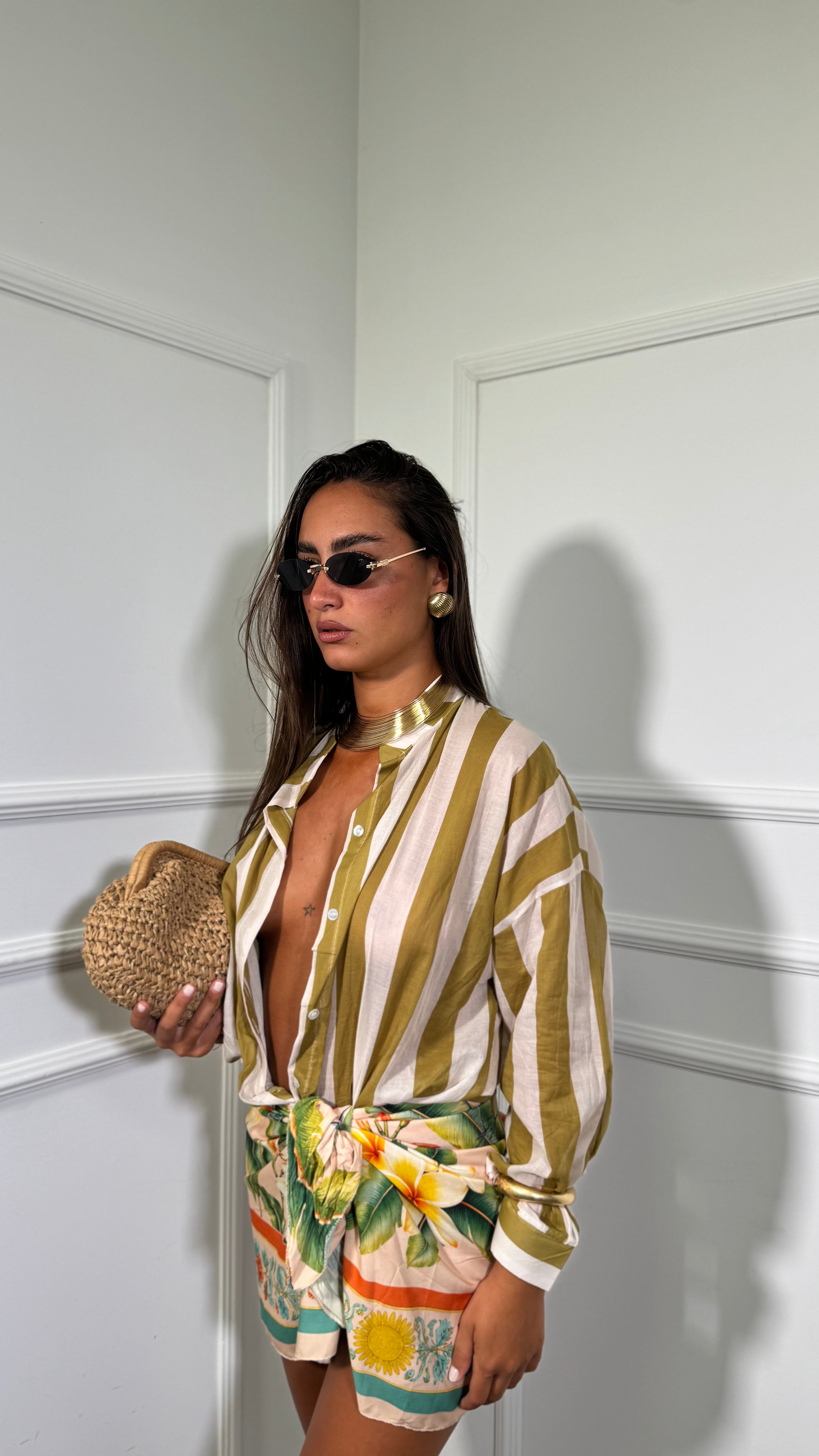 Camicia semi velata a righe larghe collo coreana verde acido/nude 6568