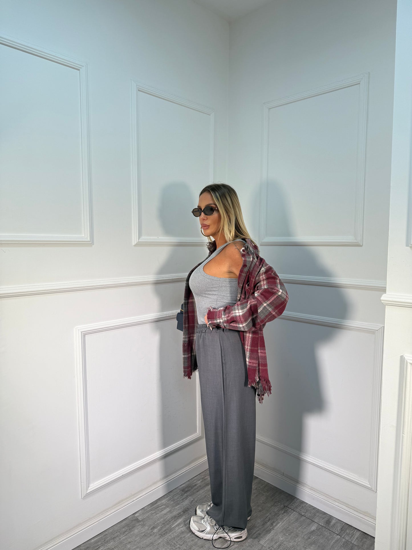 Pantaloni con coulisse sul fondo Low-Cost grigio 22022