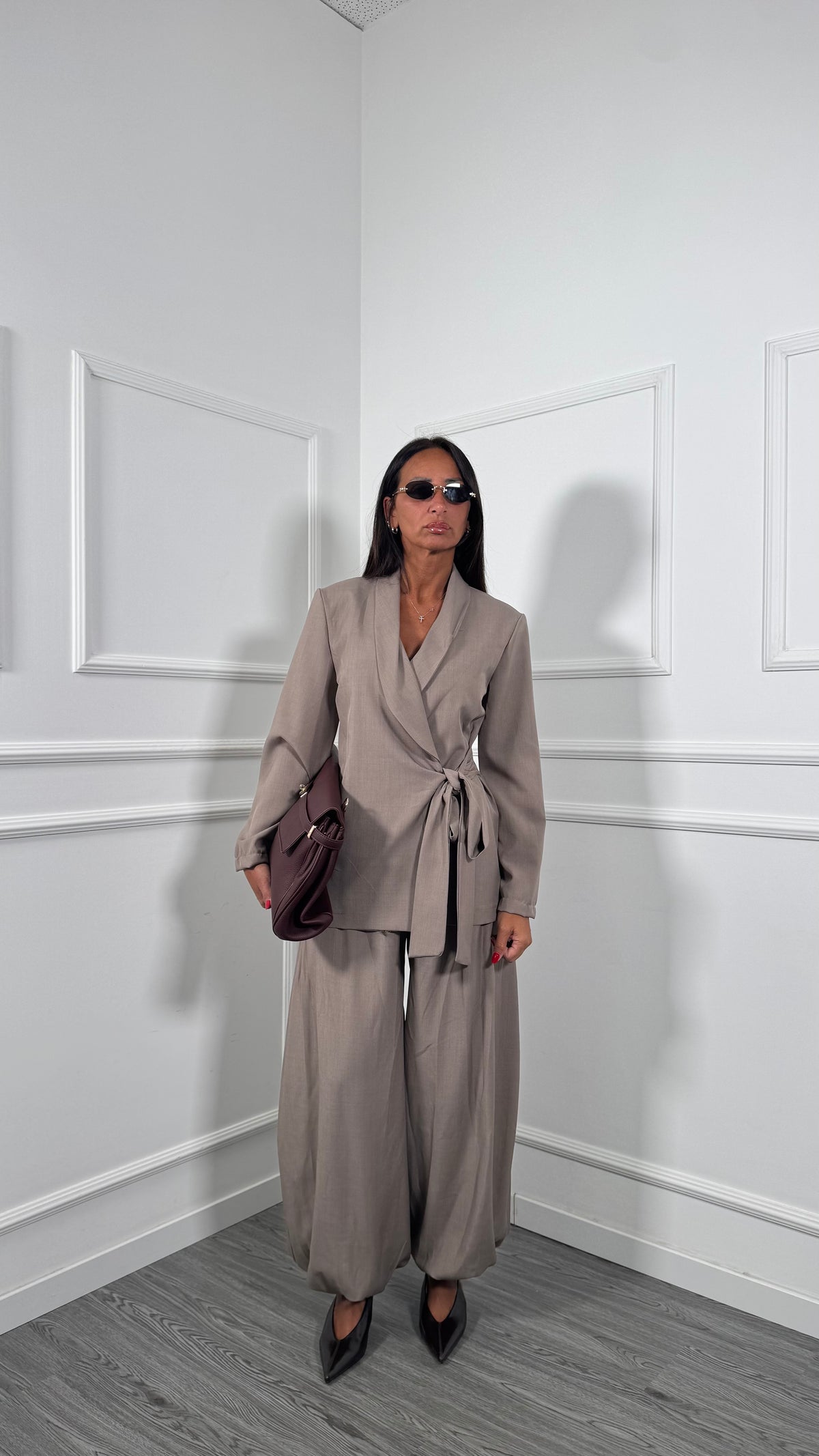 Tailleur con giacca a portafoglio Woman taupe 7162