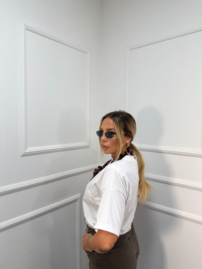 T-shirt spalline con fiocco animalier bianca 54902