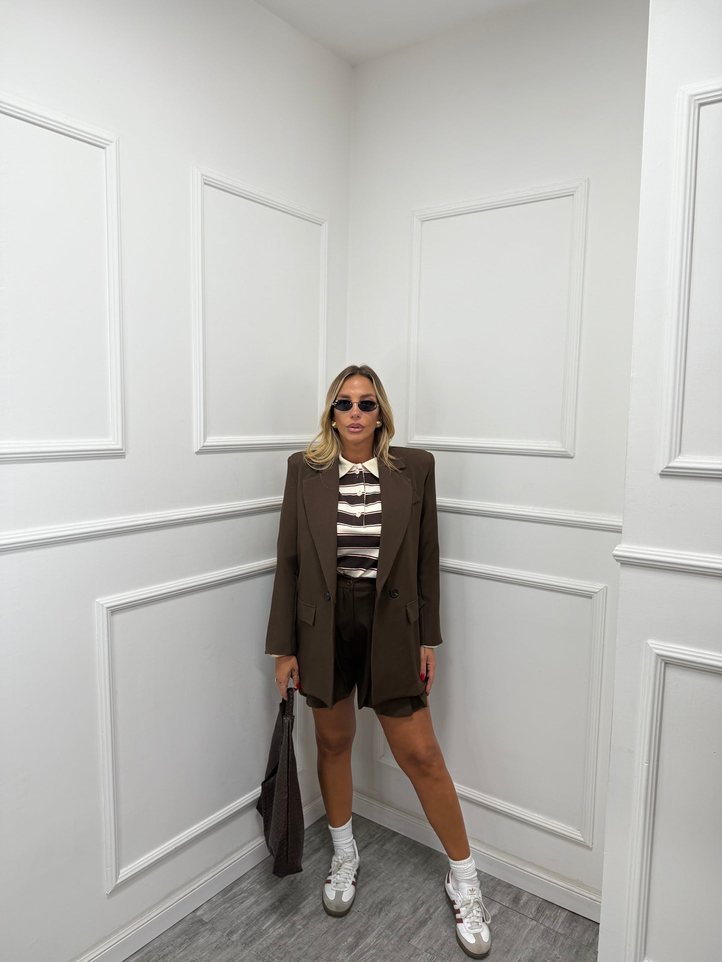 Blazer doppiopetto con spalline cioccolato m11093
