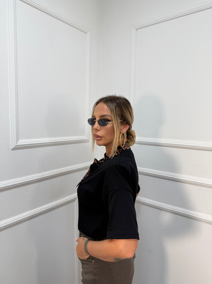 T-shirt spalline con fiocco animalier nero 54902