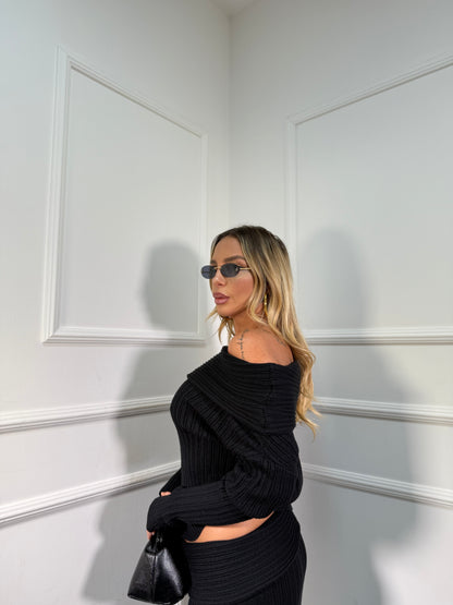 Coordinato a costine scollo a barca Shanty nero g173