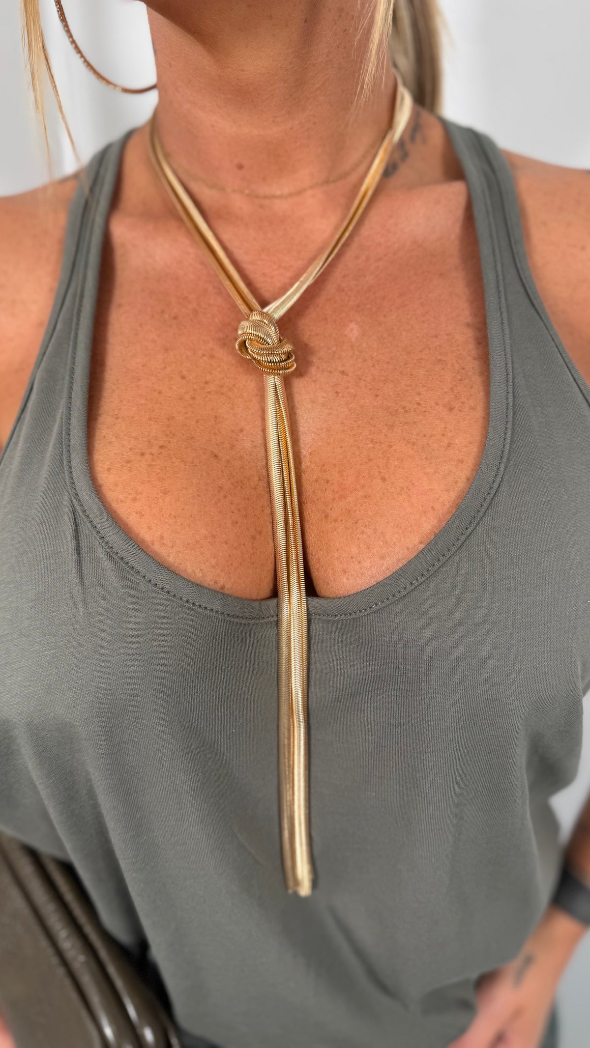 Collana pendente con nodo (vari colori)
