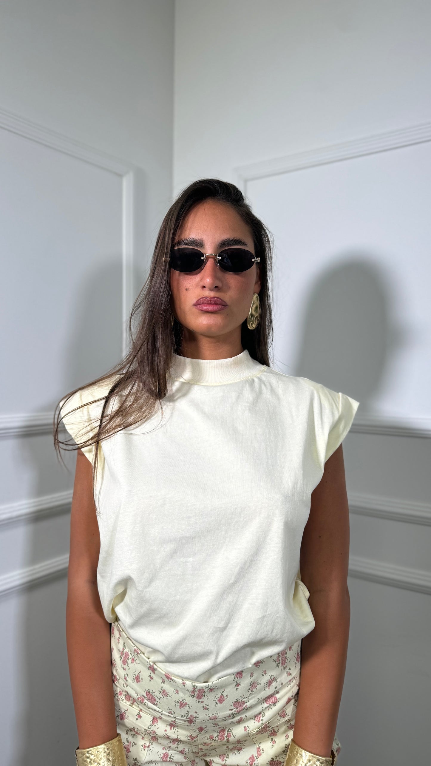 T-shirt giro manica con spalline gialla pastello