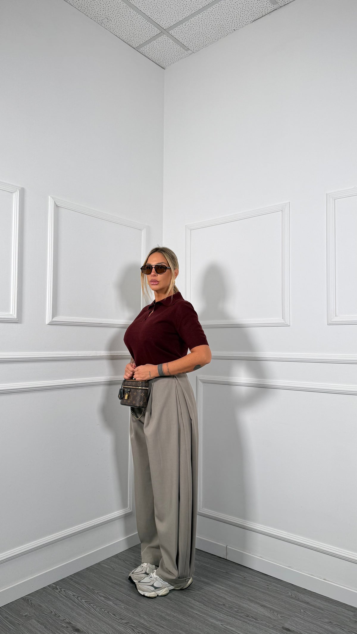 Pantaloni palazzo con bottone sul fondo City taupe e13002